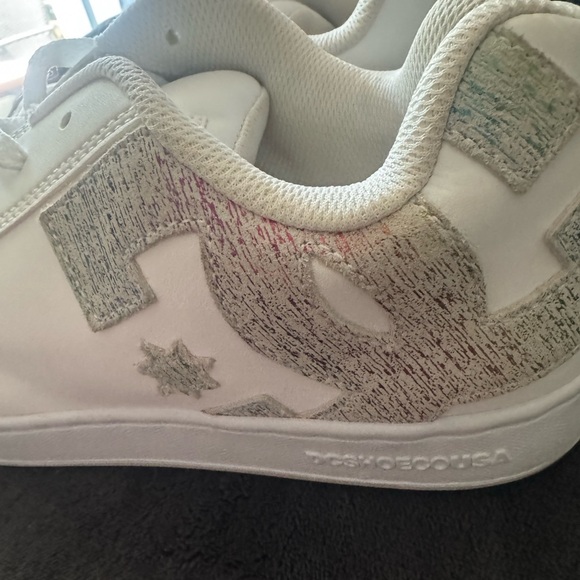 DC Women's Court Graffik Women's Size 9.5 Rainbow - Picture 6 of 7